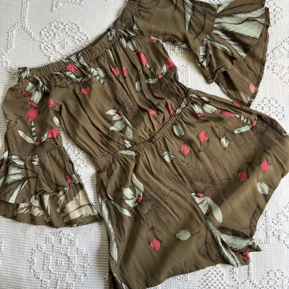 Express womens size S green floral print‎ flutter sleeve off the shoulder romper